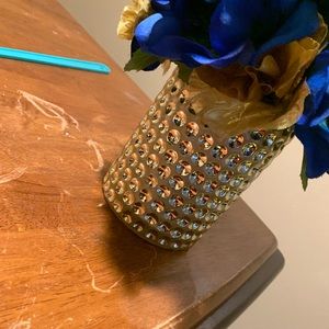 Vase or whole vase and flowers